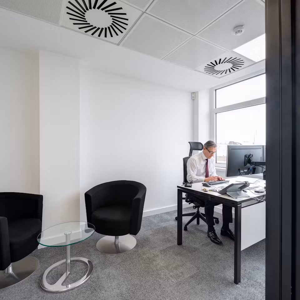 Close-Brothers-09-highres-sRGB-scaled