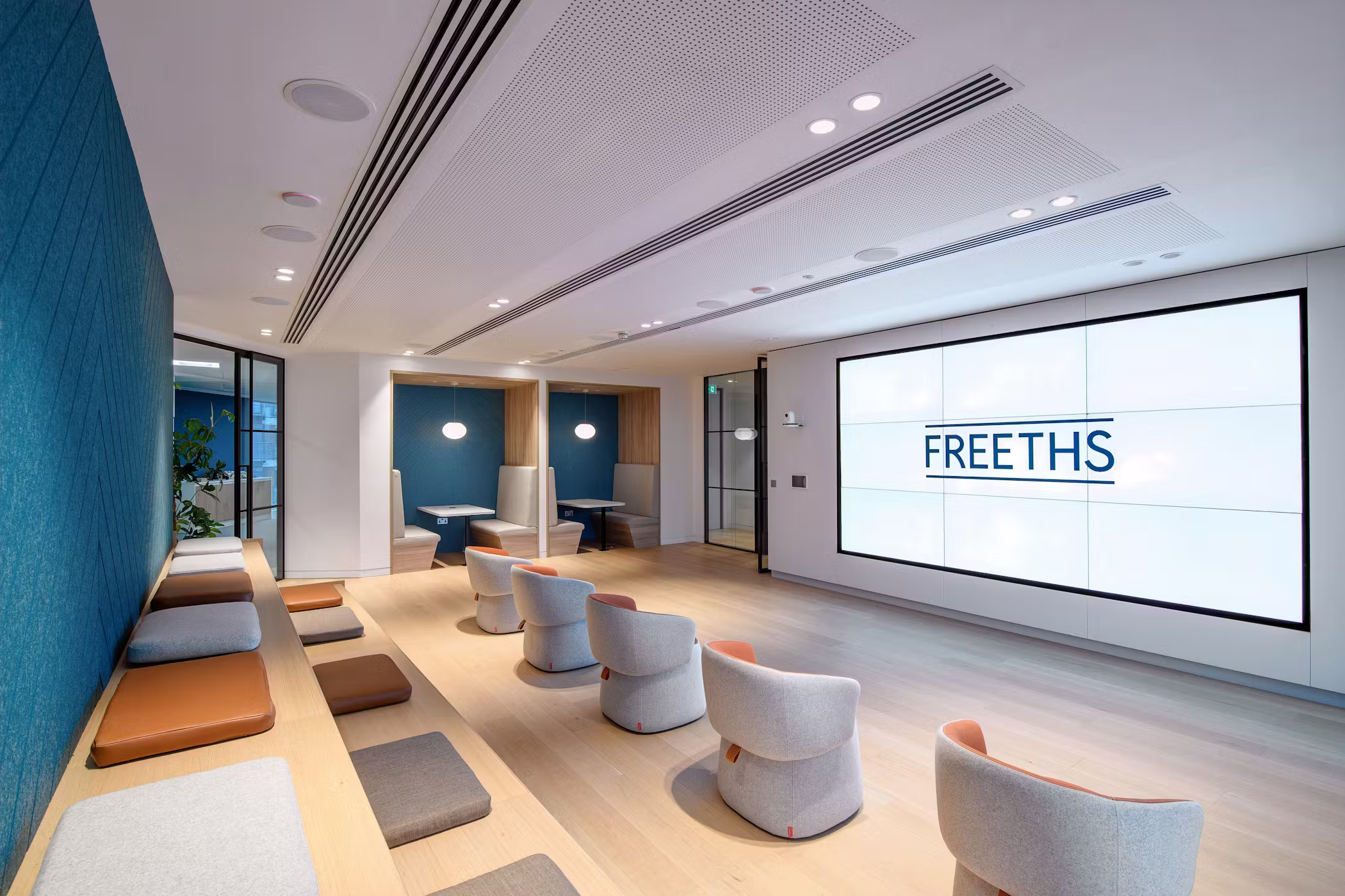 TTtozkZc-Freeths-21-highres-Jpg