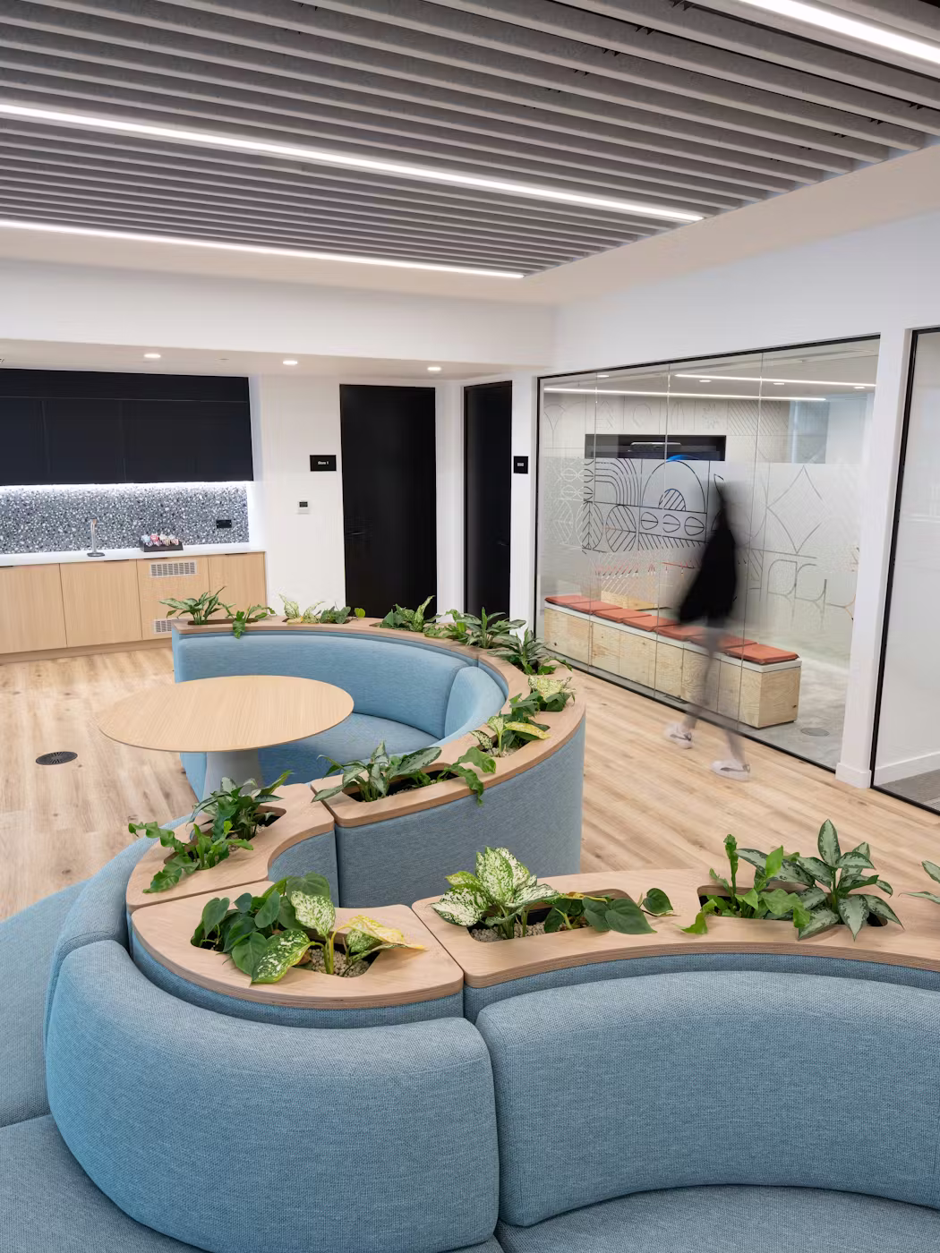 UO8xXiZu-Aegon-06-highres-sRGB