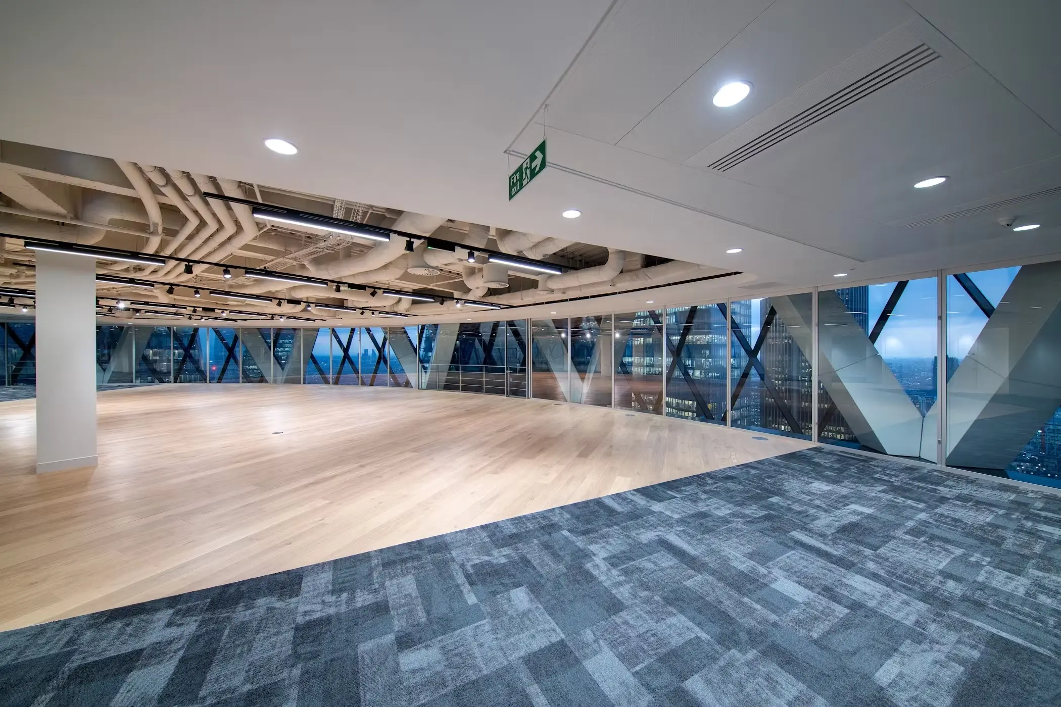 The-Gherkin-30th-floor-05-highres-sRGB