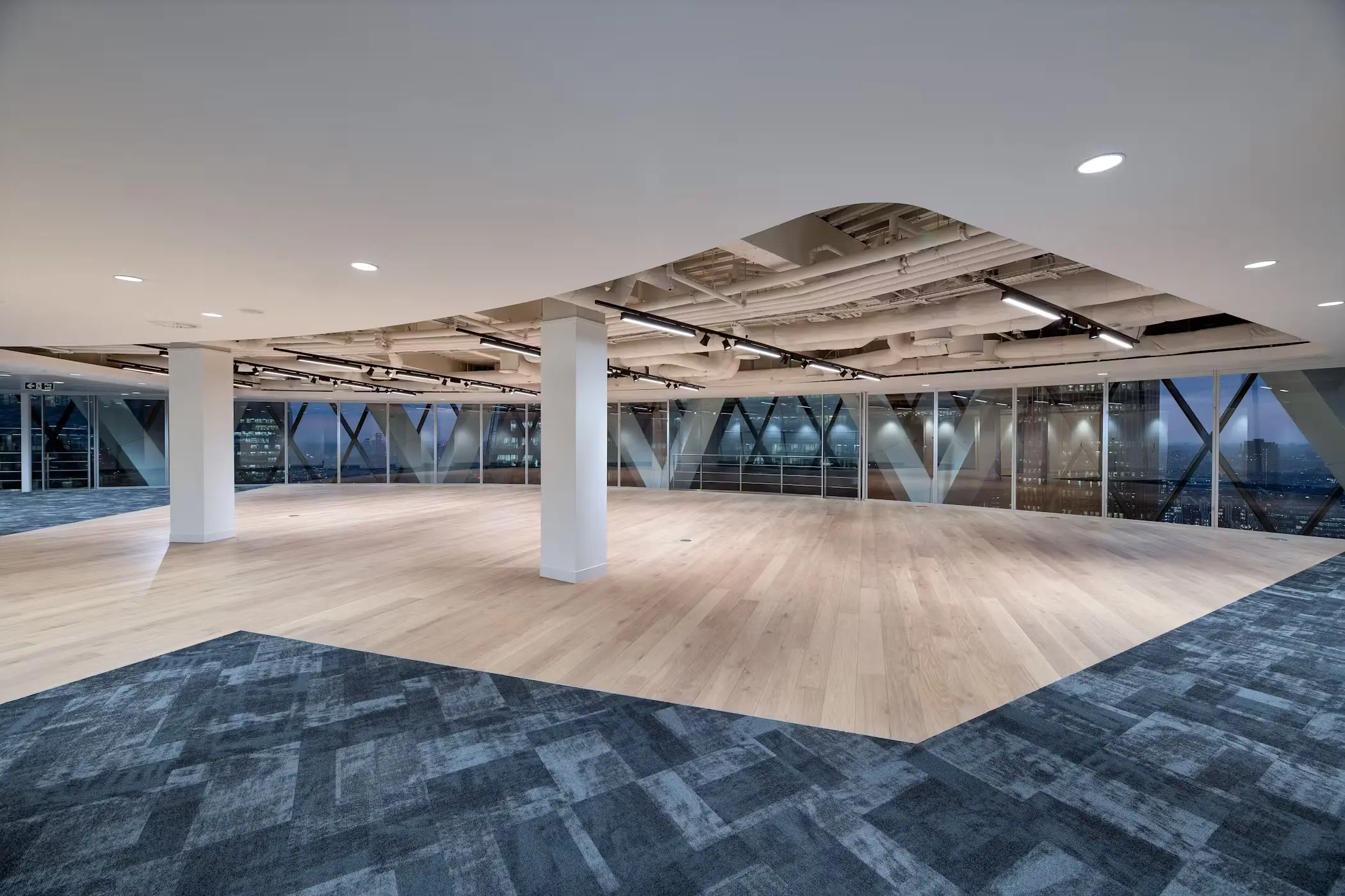 The-Gherkin-30th-floor-07-highres-sRGB